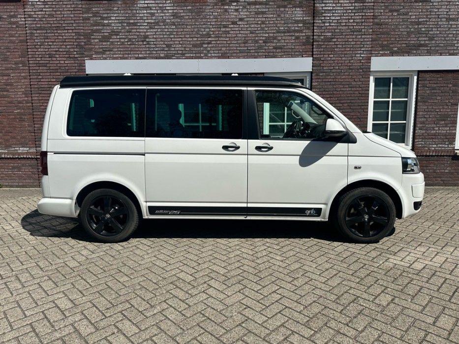 Volkswagen Multivan 2.0 TDI 140pk Edition 25 Camper 7 zits W, Caravanes & Camping, Camping-cars, Entreprise
