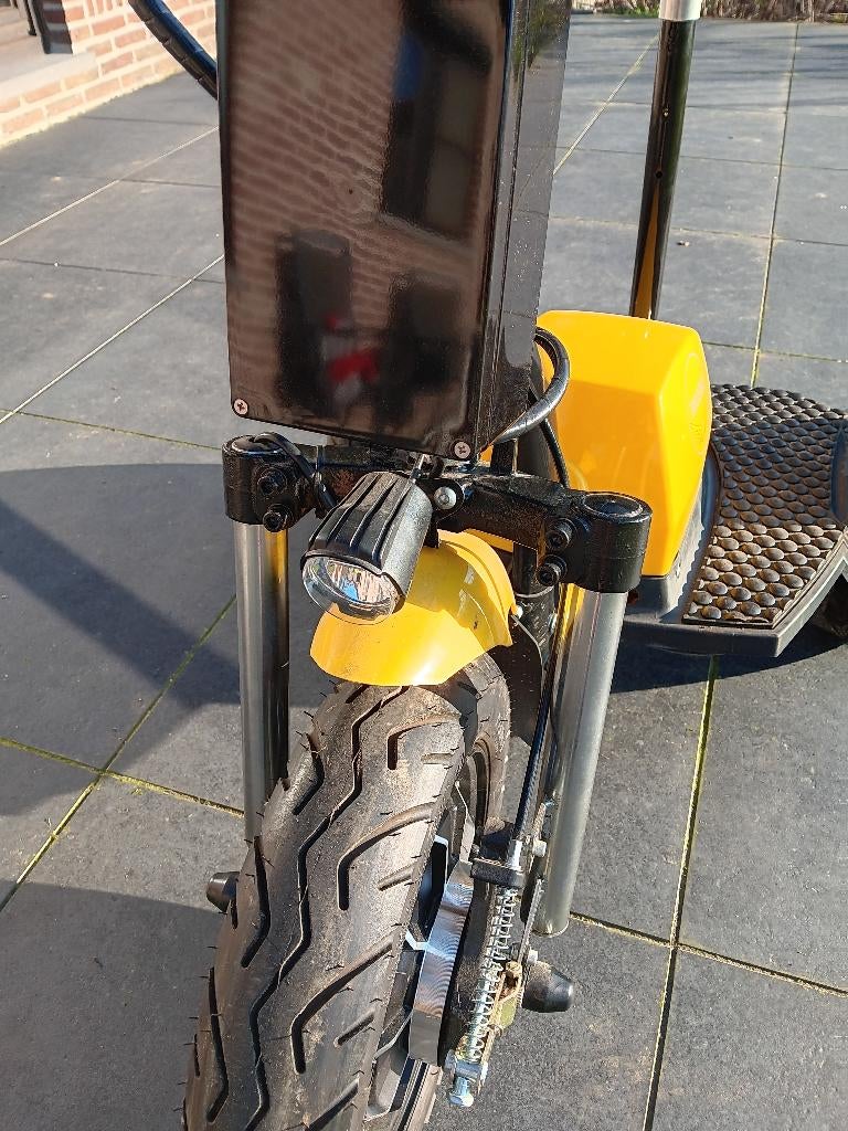 Step, Fietsen en Brommers, Steps, Ophalen, Zo goed als nieuw, Elektrische step (E-scooter)