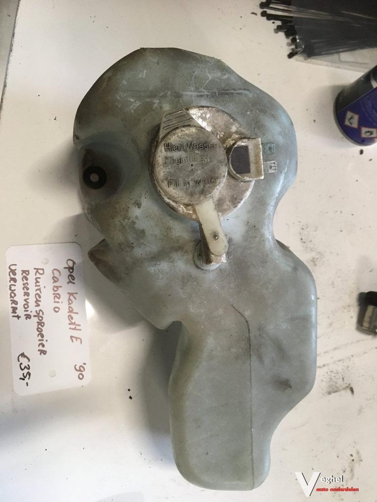 Opel Kadett E Cabrio 1990 GSI 2.0 8v Ruitensproeierreservoir, Auto-onderdelen, Gebruikt, -, -, Ophalen of Verzenden