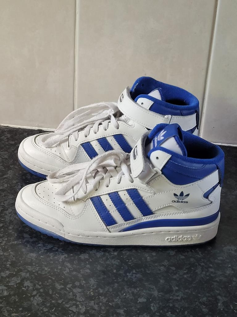 Baskets ADIDAS taille 38 neuves, Sports & Fitness, Enlèvement ou Envoi, Neuf, Chaussures