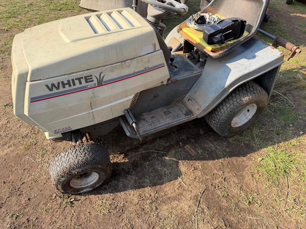 zitmaaier white voor opmaak of onderdelen, Tuin en Terras, Zitmaaiers, Ophalen, Zo goed als nieuw
