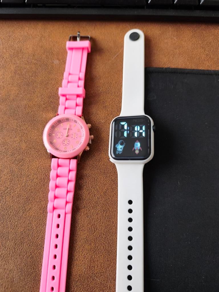 Dames horloge, Handtassen en Accessoires, Overige materialen, Polshorloge, Overige materialen, Nieuw