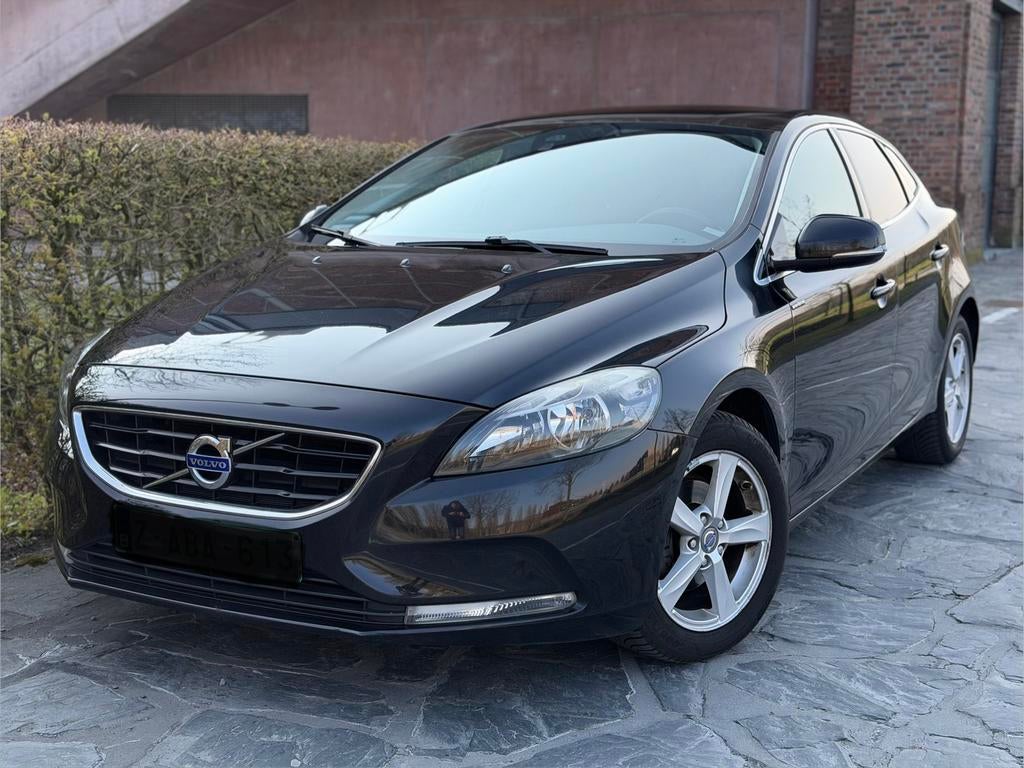 Volvo v40 1.6d Black Edition/Pano/Camera/Garantie, Auto's, Voorwielaandrijving, Stof, Zwart, 4 cilinders