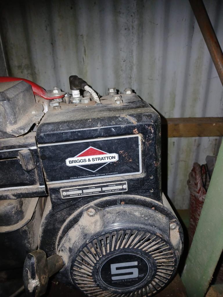 Briggs en stratton, Bricolage & Construction, Enlèvement, Comme neuf