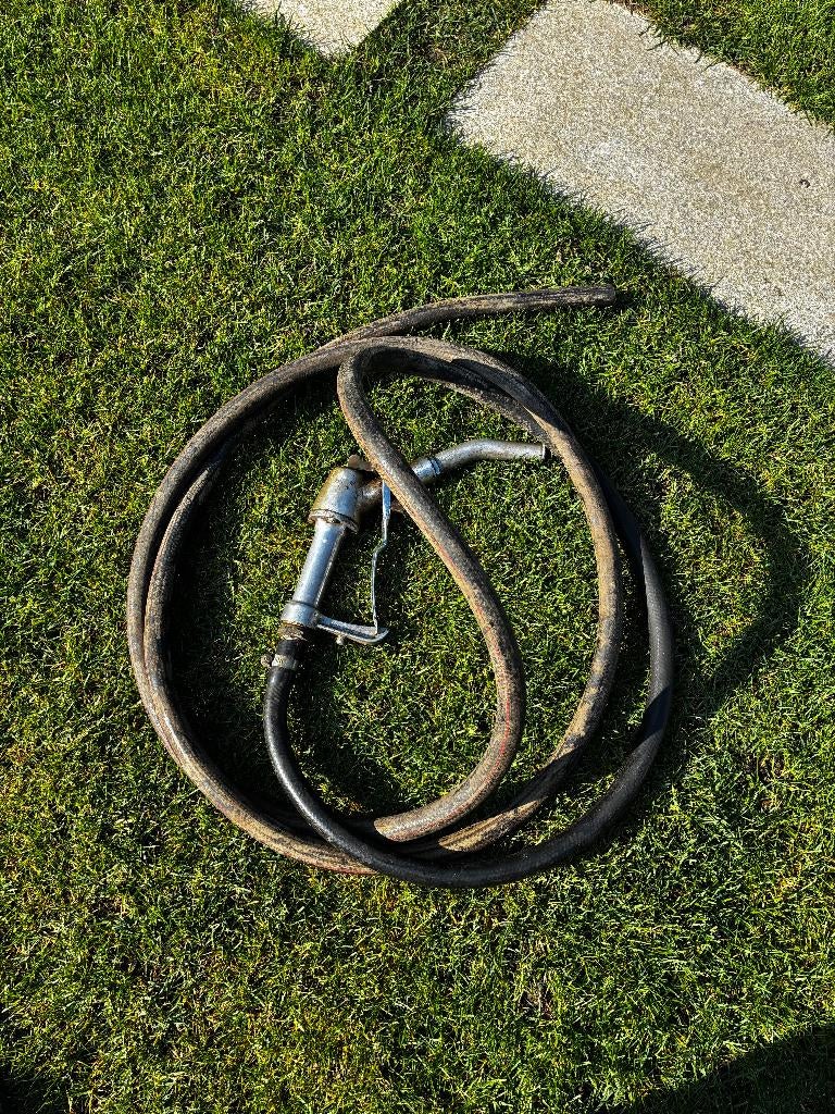 Pistolet  réservoir, pompe  essence voiture ancienne mancave, Collections, Enlèvement ou Envoi, Comme neuf, Ustensile