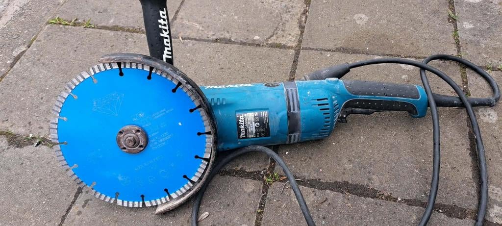 Disqueuse makita, Bricolage & Construction, Outillage | Meuleuses, Enlèvement