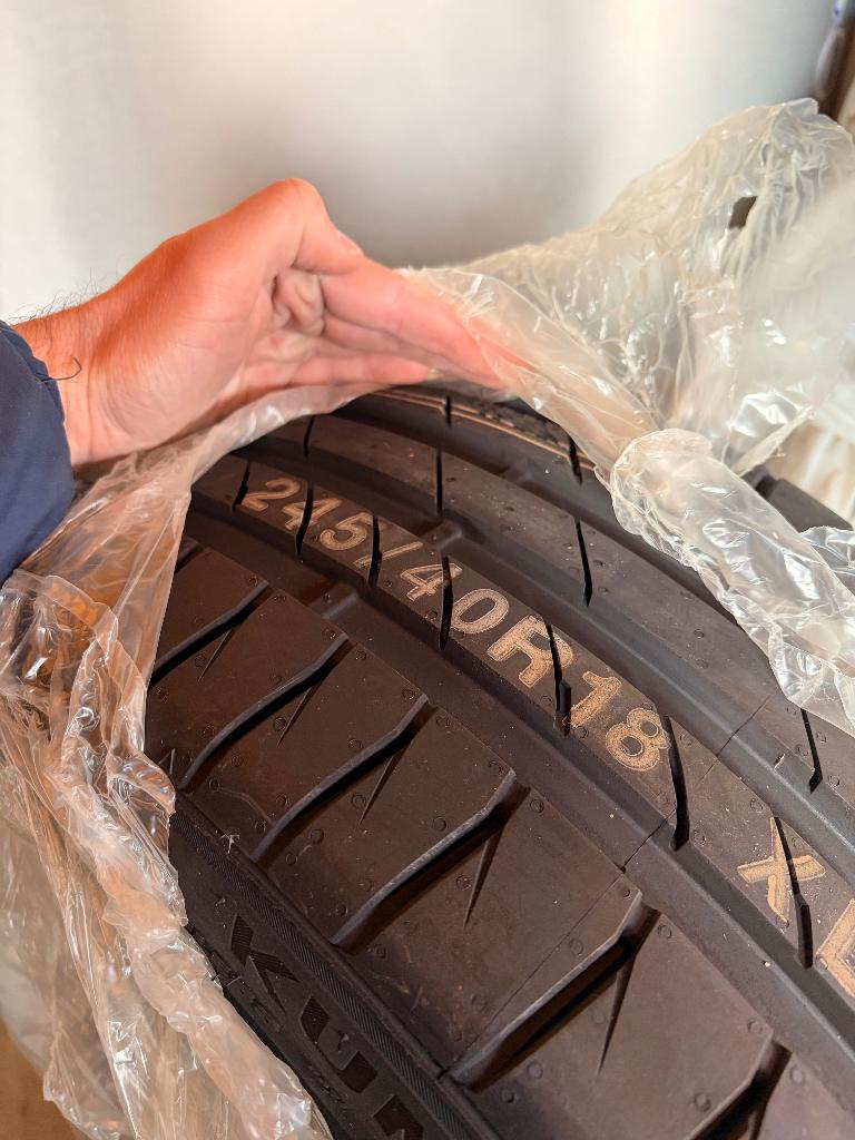 Pneu été neuf, Neuf, 245 mm, Véhicule de tourisme, Pneus été