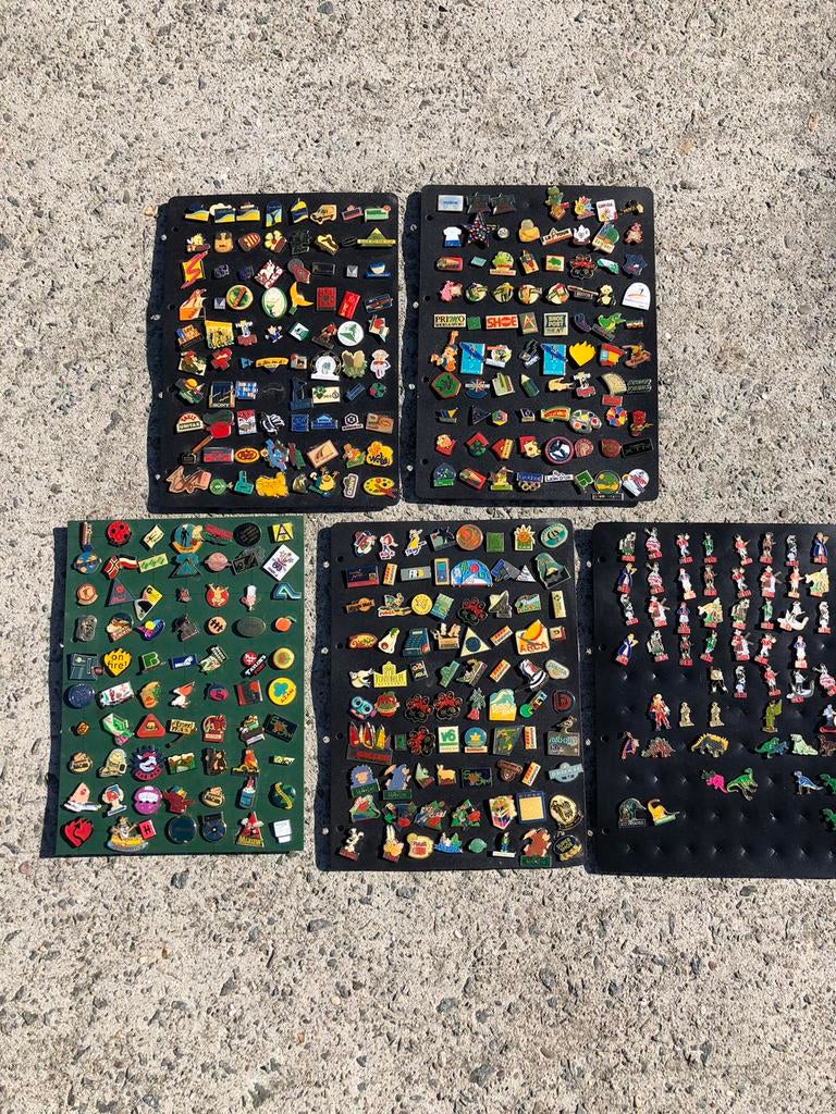 3 mappen met wel 1000pins te koop, Enlèvement