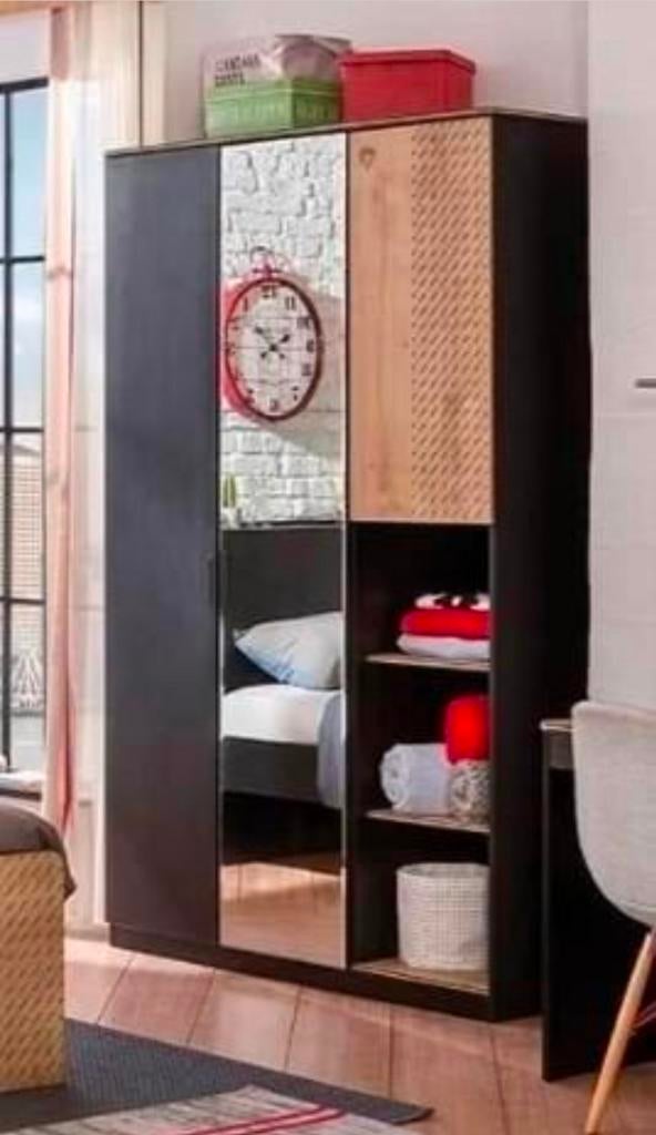 New York kleerkast. Mooie staat! Hoge kwaliteit!, Ophalen