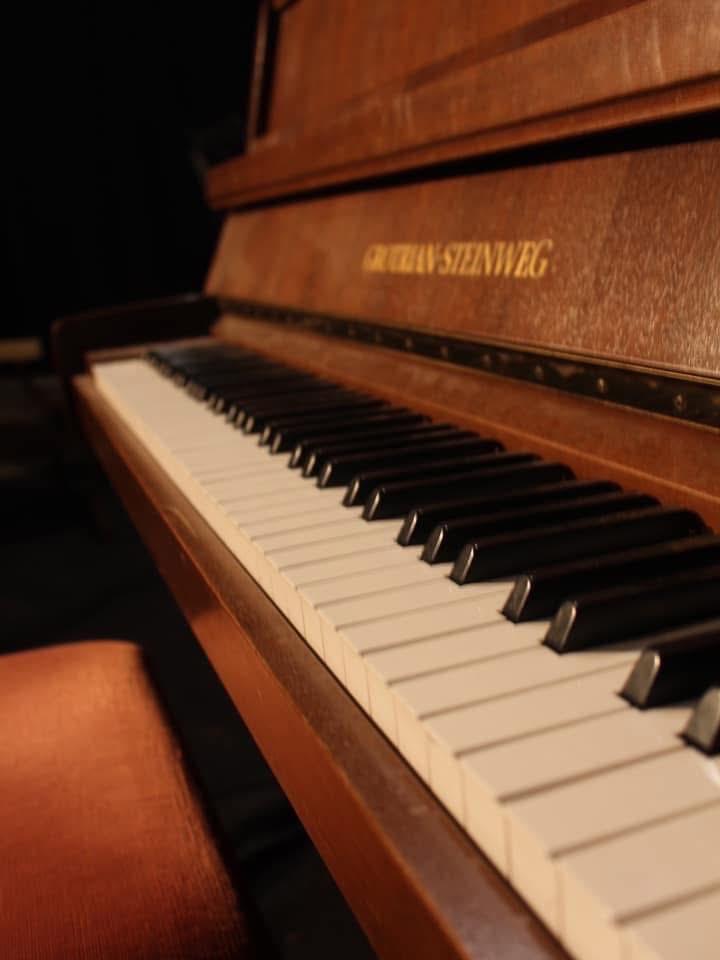 Piano droit Grotrian-Steinweg 110 magnifique, Muziek en Instrumenten, Ophalen, Gebruikt, Bruin, Piano