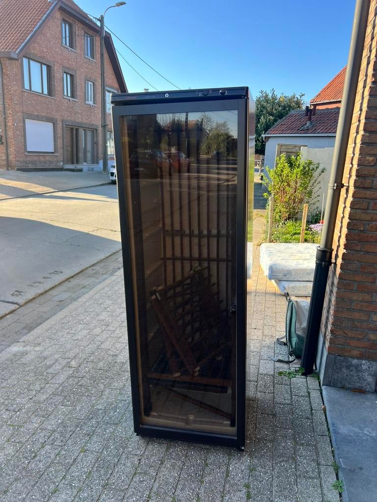 Wijnkoelkast Brandt – perfect werkend – grote capaciteit, Elektronische apparatuur, Koelkasten en IJskasten, Zo goed als nieuw