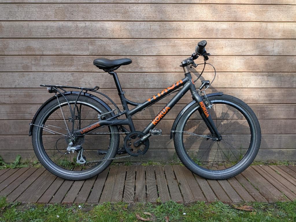 KOKUA LIKEtoBIKE 24" - Zwart/Oranje kinderfiets, Fietsen en Brommers, Fietsen | Kinderfietsjes, Ophalen, Gebruikt, 20 inch of meer