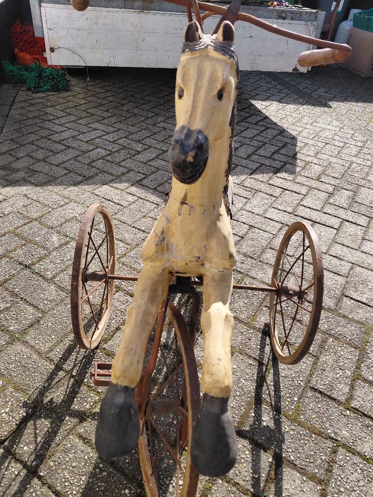 Oude driewieler, Ophalen