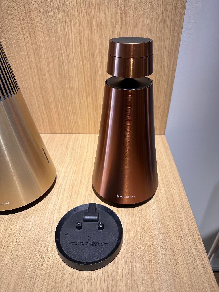 Bang & Olufsen Beosound 1 2nd Gen Bronze Tone + Dock - B&O, Audio, Tv en Foto, Overige merken, Info@bang-olufsen.dk, Ophalen of Verzenden