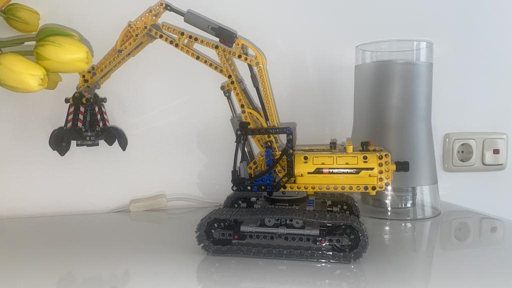 Twee lego kranen, Ophalen, Zo goed als nieuw