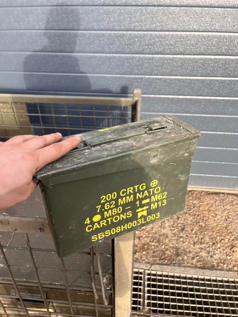 Munitie kistjes, Verzamelen, Ophalen