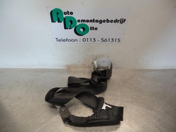 Veiligheidsgordel links-achter van een Volkswagen Polo (Polo, Gebruikt, -, Volkswagen, -