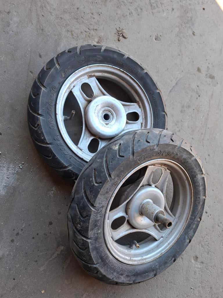 Voor en achterwiel peugeot ludix, Fietsen en Brommers, Brommeronderdelen | Algemeen, Ophalen, Gebruikt