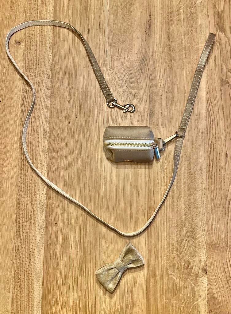 Hondenriem vlinderdas poepzakjeshouder beige velvet nieuw, Ophalen of Verzenden, Nieuw