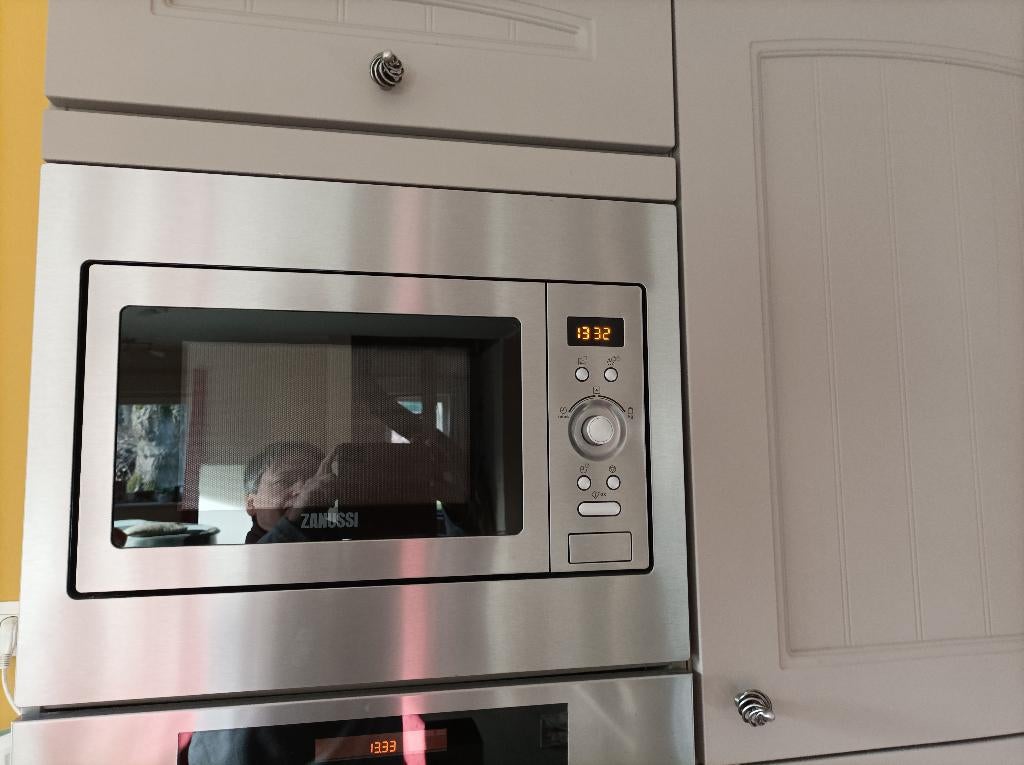 Zanussi zsg25249xa ingebouwde oven in uitstekende staat, Elektronische apparatuur, Ovens, Oven, Inbouw, Draaiplateau, 45 tot 60 cm