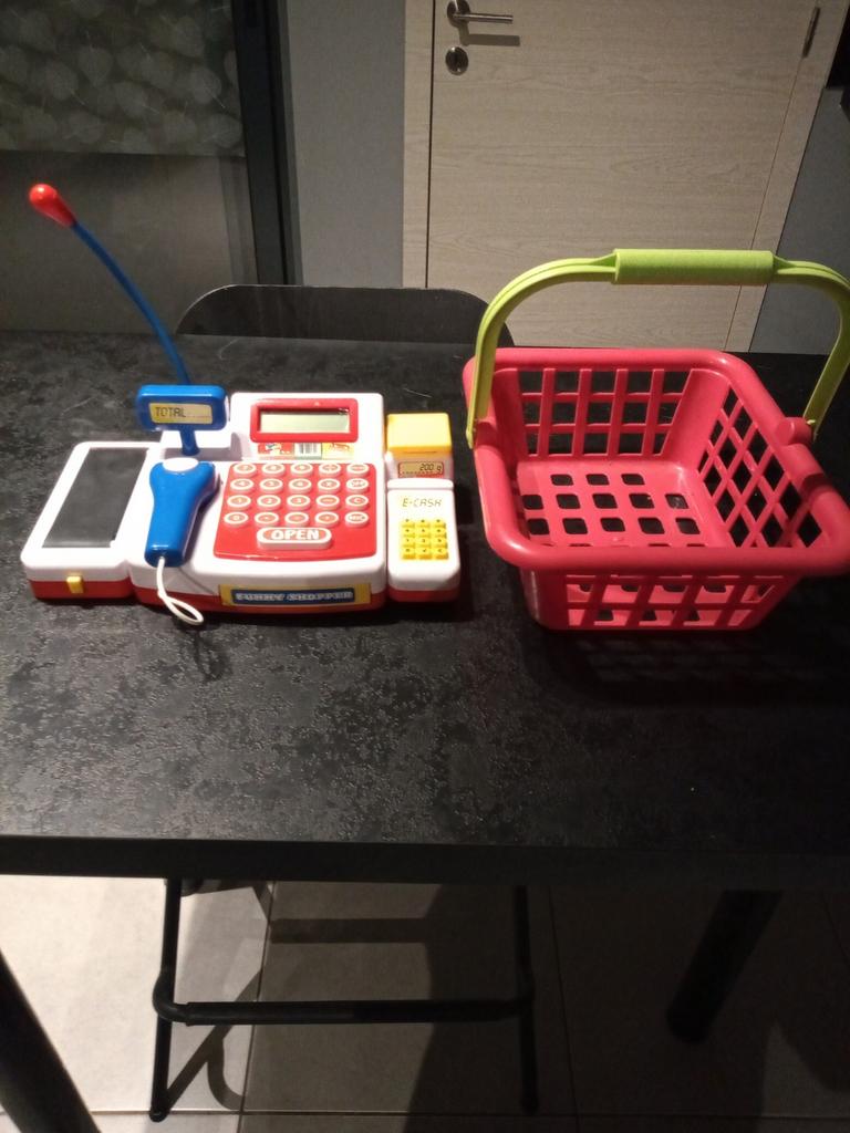 Caisse enregistreuse et panier de supermarché jouet, Enfants & Bébés, Enlèvement ou Envoi