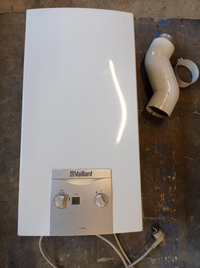 Vaillant turboMAG geiser op aardgas, Doe-het-zelf en Bouw, Ophalen, Aardgas, Geiser, 6 t/m 10 jaar oud