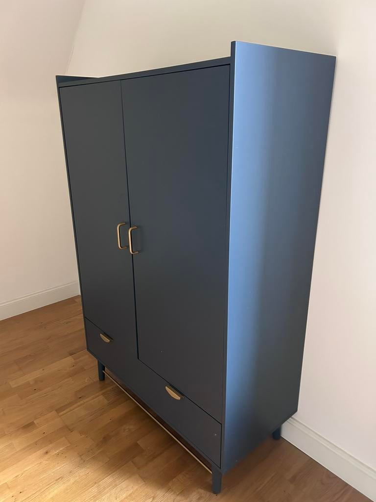 Armoire design bleu moderne – grande capacité. Comme neuve, Neuf, Avec tiroir(s), 25 à 50 cm, Moins de 150 cm