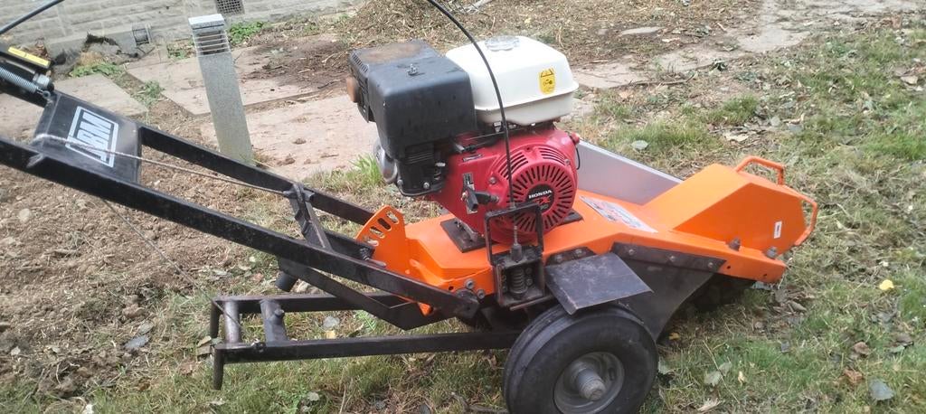 Location rogneuse jbm avec moteur Honda 13 cv, Jardin & Terrasse, Enlèvement