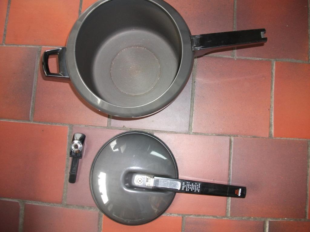 snelkoker 9 liter niet goed voor inductie, Huis en Inrichting, Keuken | Potten en Pannen, Gietijzer, Zo goed als nieuw, Keramische plaat