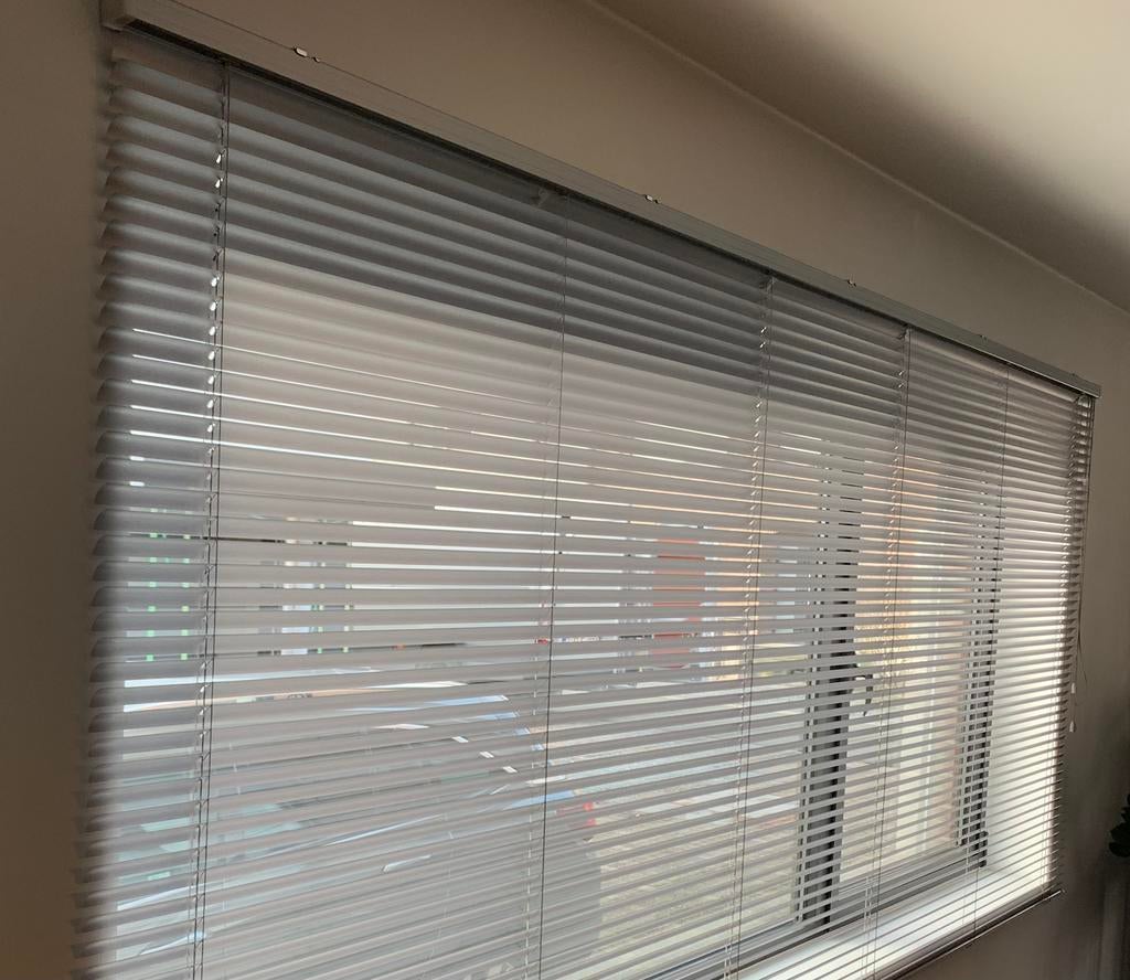 Horizontale lamellen, Huis en Inrichting, Stoffering | Gordijnen en Lamellen, Ophalen, Zo goed als nieuw, 200 cm of meer, 150 tot 200 cm