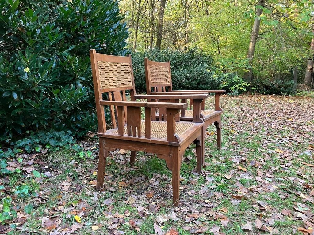 Antieke koloniale stoelen uit teak, Enlèvement