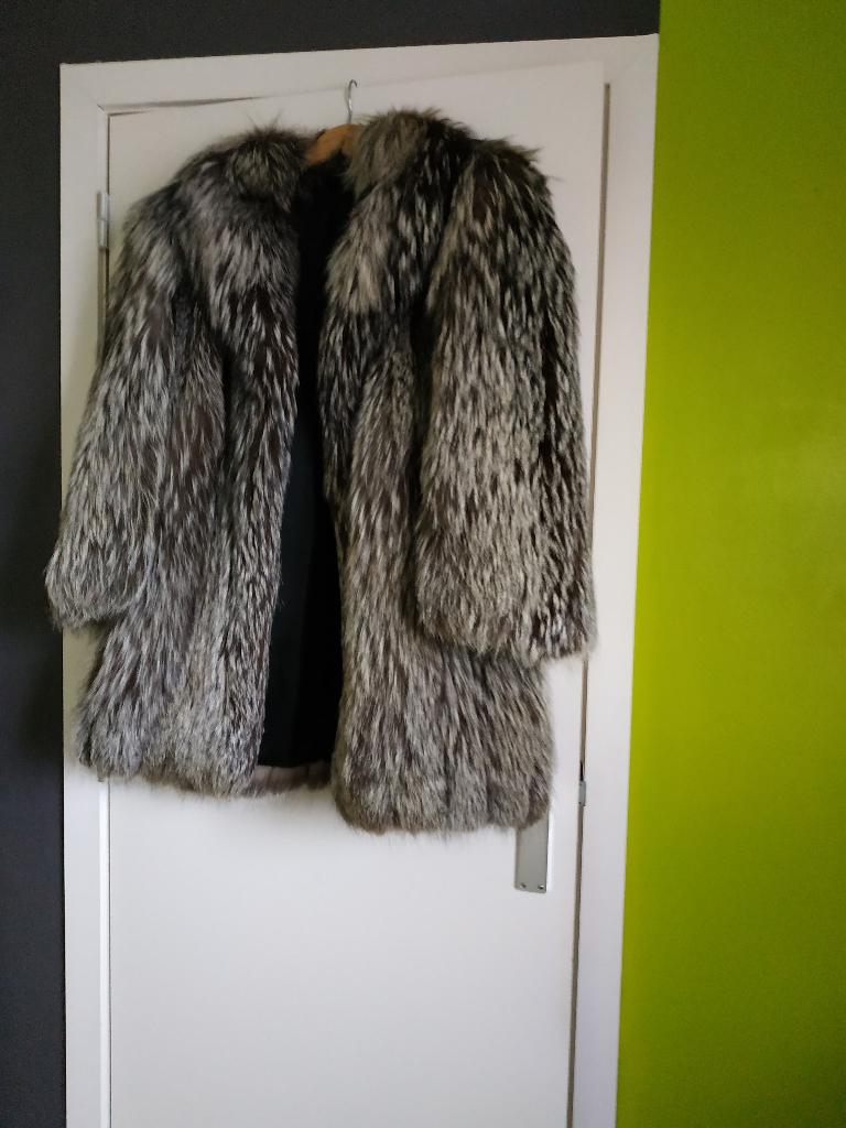 manteau fourrure renard gris argenté, Taille 38/40 (M), Gris, Sans marque, Comme neuf