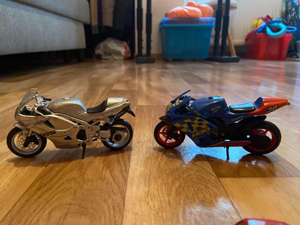 Petites voitures: marques et tailles différentes - cf. photo, Enlèvement ou Envoi, Utilisé