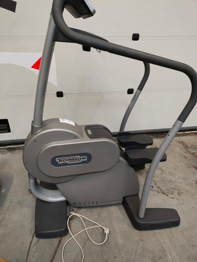 technogym excite stepper, Sport en Fitness, Ophalen, Overige materialen, Gebruikt, Stepapparaat