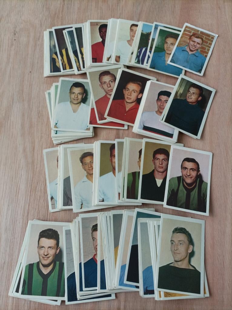 Joueurs de football en gomme Maple Leaf 1962/63. 119 joueurs, Enlèvement ou Envoi