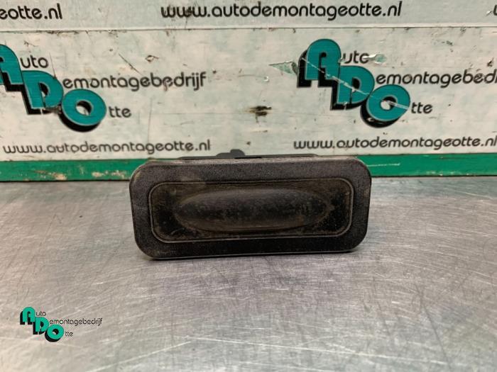 Commutateur hayon d'un Renault Megane Scenic, Renault, -, 3 mois de garantie, Utilisé