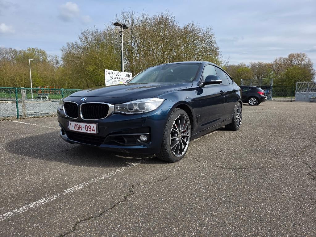 Bmw Sedan 3Gt 320i (BTW verrekenbaar), Autos, BMW, Particulier, Série 3 GT, ABS, Caméra de recul, Phares directionnels, Régulateur de distance