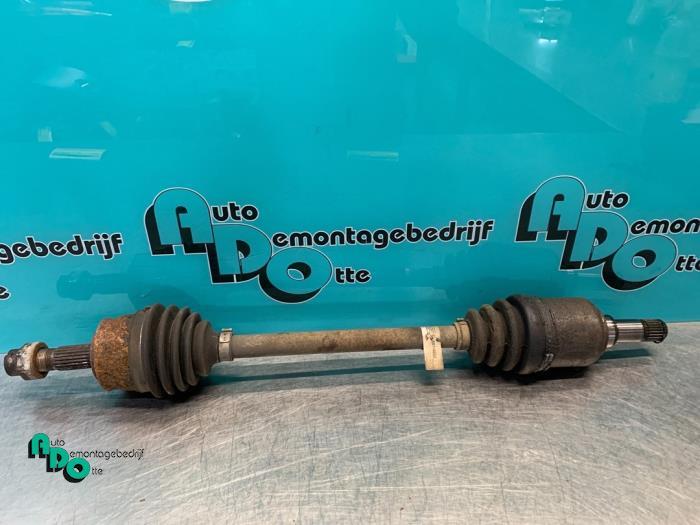 Aandrijfas links-voor van een Fiat Punto Grande (Punto Grand, Gebruikt, -, -, Ophalen of Verzenden