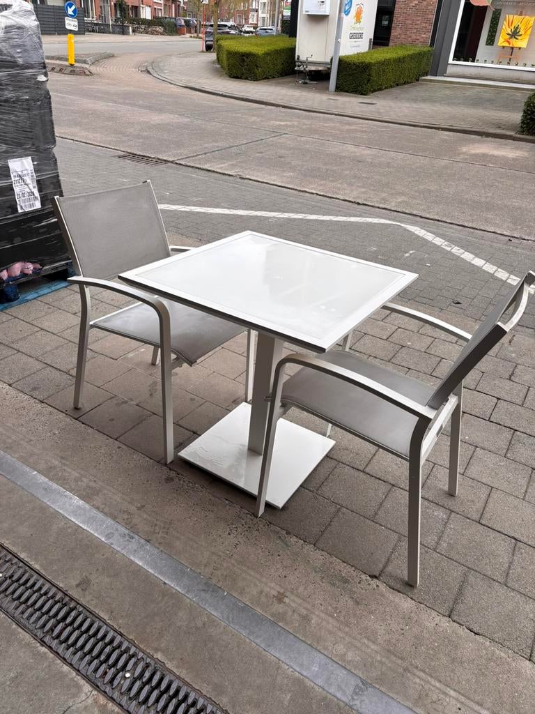 Bistro tafel met 2 stoelen, Tuin en Terras, Ophalen