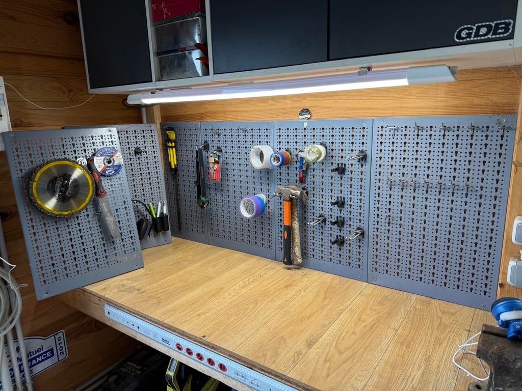 Panneaux perforés en acier pour rangement d’outils, Bricolage & Construction, Outillage | Outillage à main, Utilisé, Enlèvement