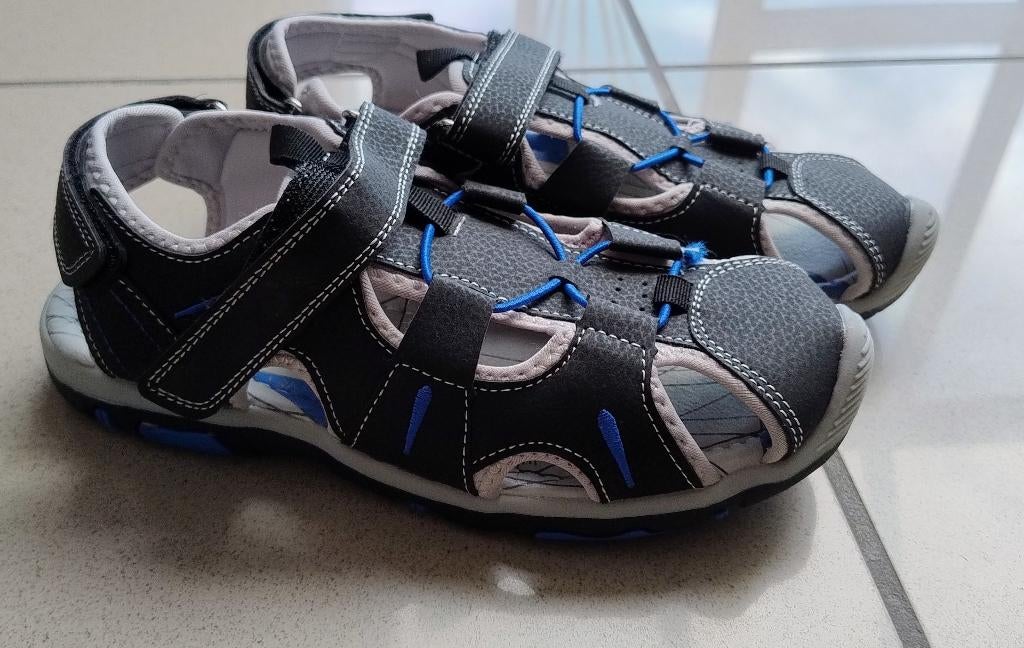 Sandales « Arrested », taille 39 *NOUVEAU*, Neuf, Garçon ou Fille, Enlèvement ou Envoi, Chaussures