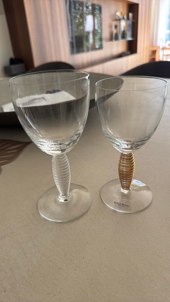 Verres à vin Kosta Boda – Rouge & Blanc – Design, Antiek en Kunst, Antiek | Glaswerk en Kristal, Ophalen