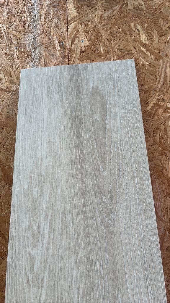 Keramisch parket houtlook – ideaal voor badkamer – €18/m², Doe-het-zelf en Bouw, Tegels, Ophalen