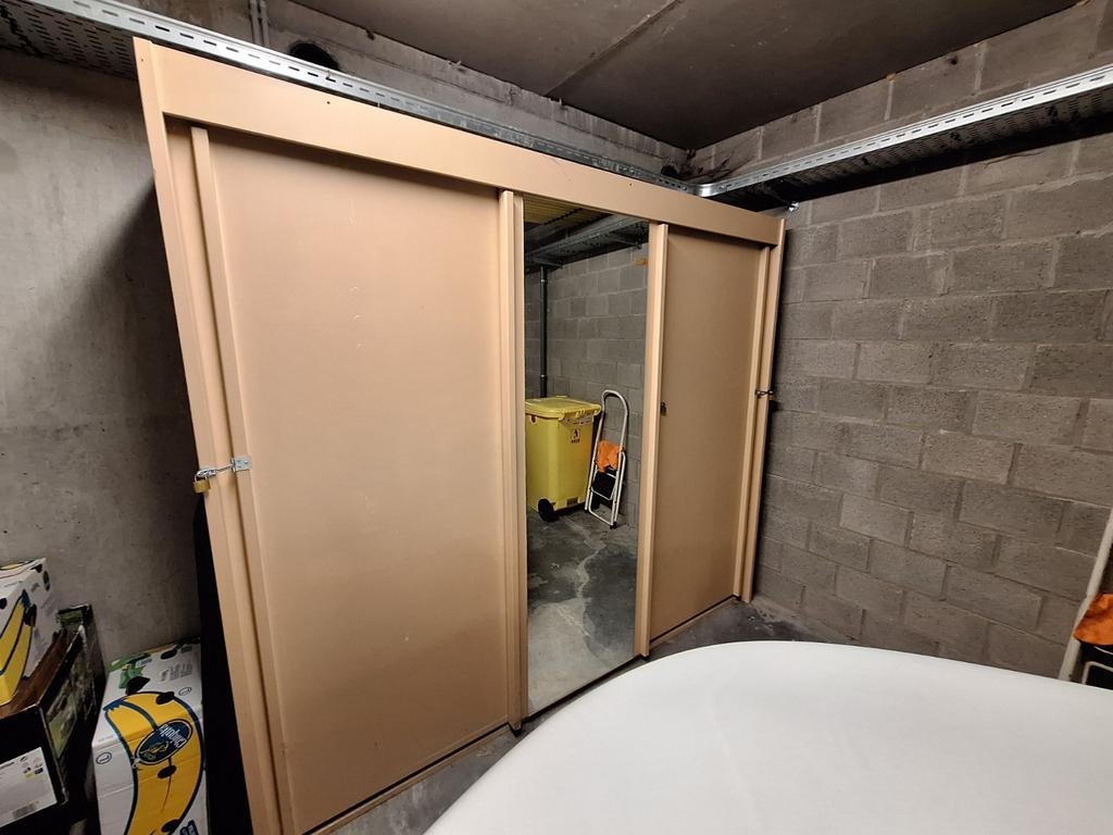 TE GEEF: Schuifdeurkast voor berging GRATIS., Huis en Inrichting, Kasten | Kleerkasten, Ophalen