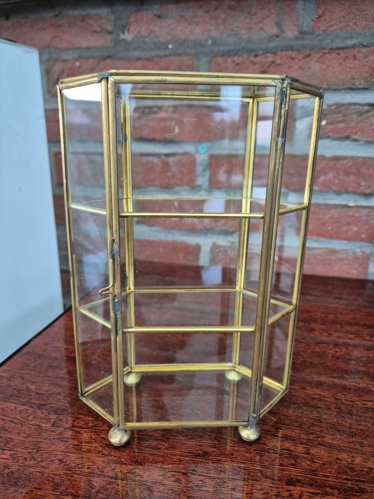 Kleine koperen vitrinekast, Ophalen, Glas