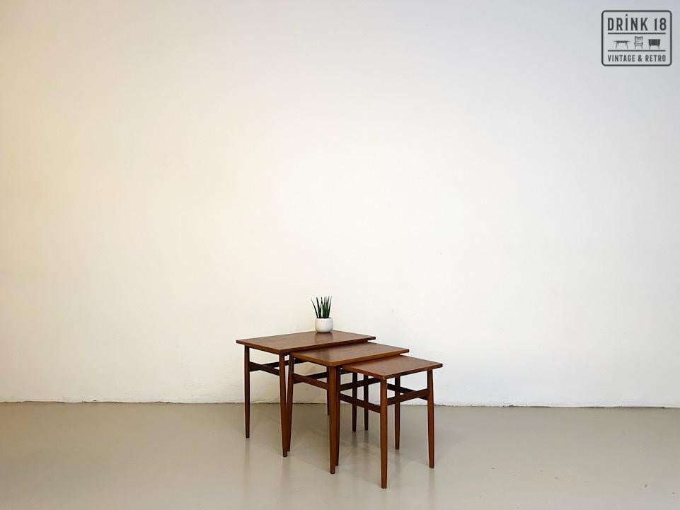 Vintage - Nesting tafeltjes, Ophalen