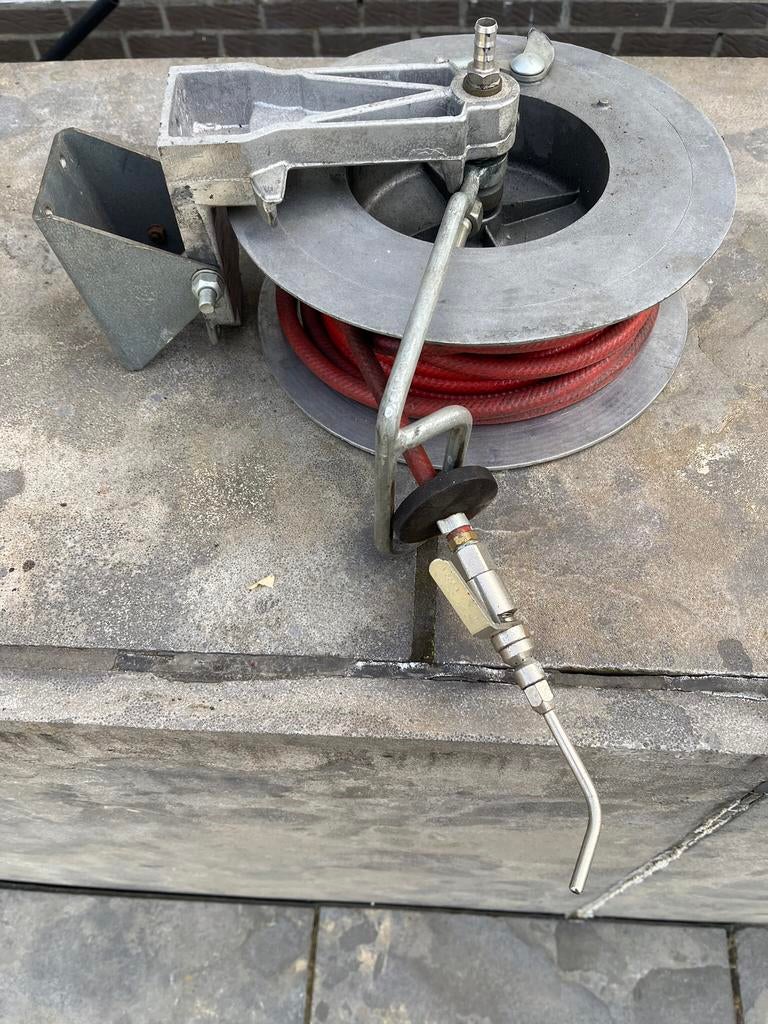 Perslucht haspel , automatich oprollen, Ophalen, Zo goed als nieuw