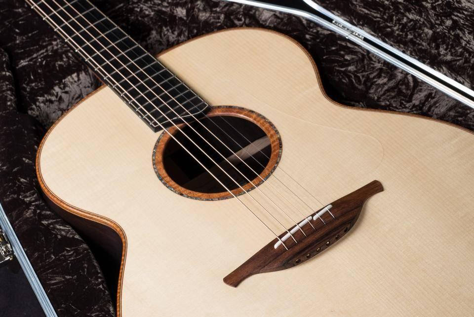 LOWDEN 050 *African Blackwood / Adirodack*, Muziek en Instrumenten, Snaarinstrumenten | Gitaren | Akoestisch, Ophalen, Nieuw, Western- of Steelstringgitaar