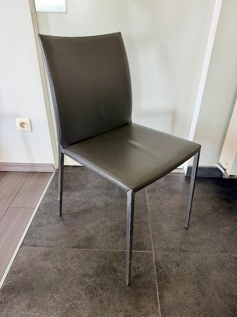 Zanotta Lia 8 stoelen, Ophalen, Zo goed als nieuw, Grijs, Vijf, Zes of meer stoelen