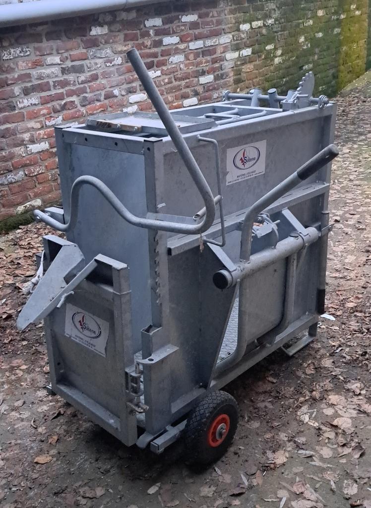 Cage contention pour veaux, Animaux & Accessoires, Enlèvement, Comme neuf